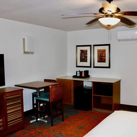 Seafarer Inn & Suites, Ascend Hotel Collection Île de Jekyll Extérieur photo