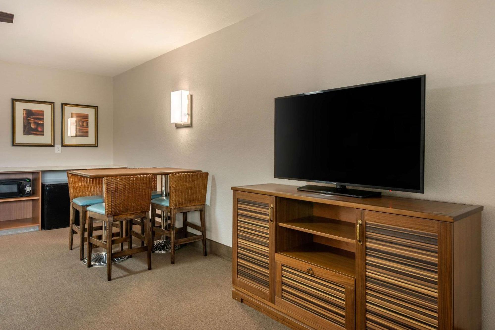 Seafarer Inn & Suites, Ascend Hotel Collection Île de Jekyll Extérieur photo